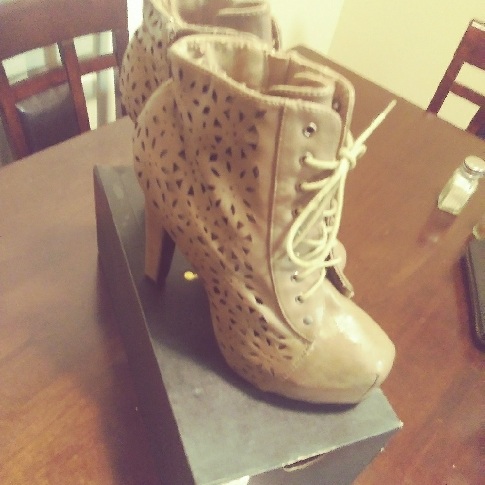 Chunky heels